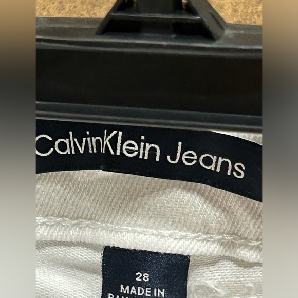 NWT- Women’s Calvin Klein Shorts - Picture 4 of 9